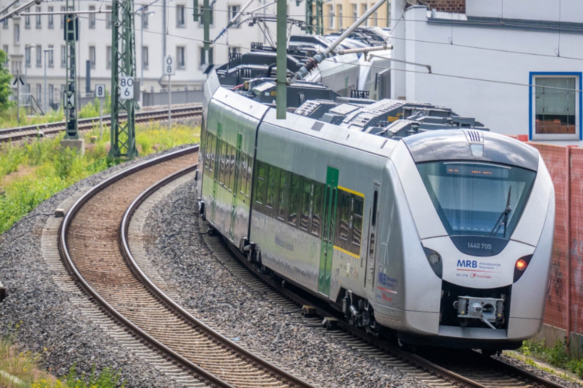 Personenunfall-Bahnstrecke-bei-Chemnitz-komplett-gesperrt