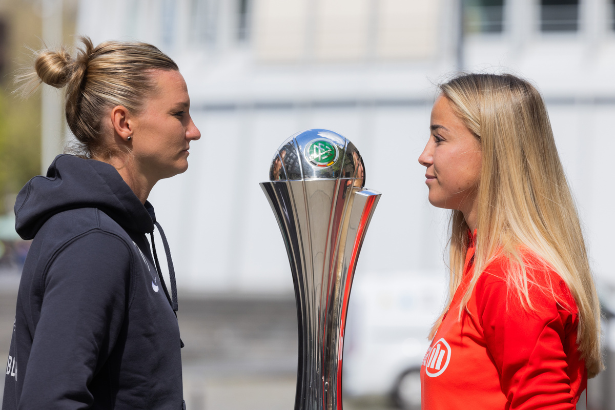 DFBPokalfinale der Frauen Fußballerinnen erwartet ganz besondere Ehre!