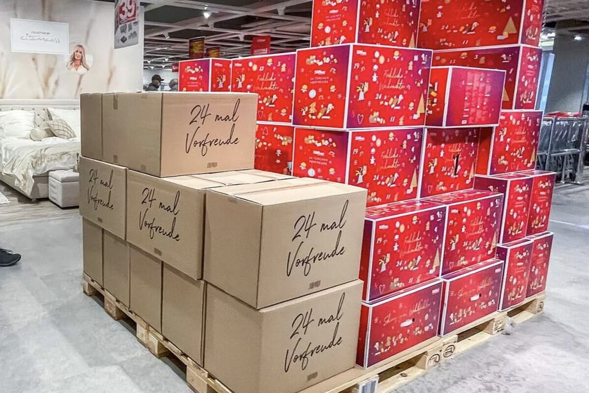 Customers at Möbel Höffner scrambled for these boxes on Monday (November 22nd)