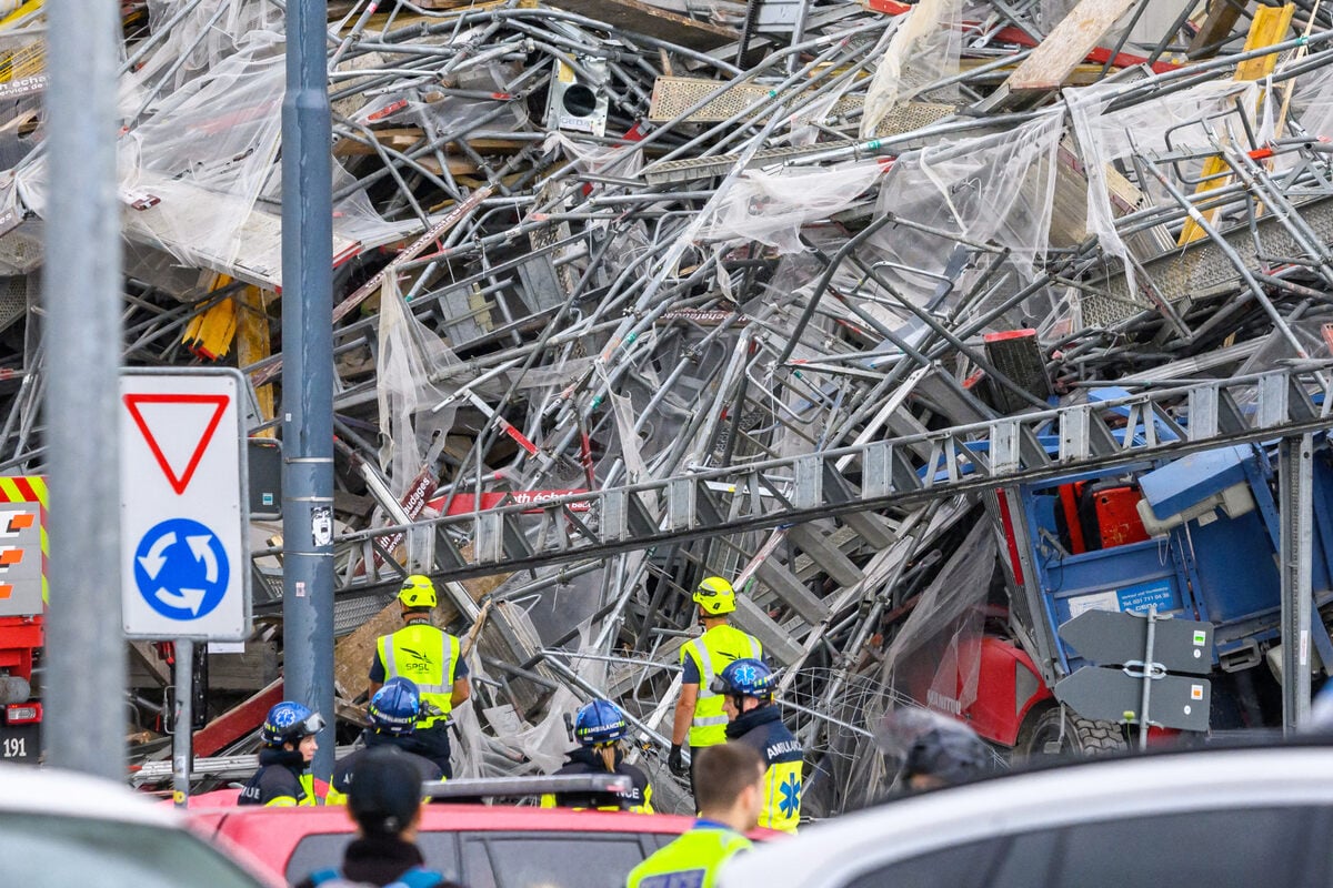 60-Meter-Baugerüst eingestürzt: Zwei Tote, neun Verletzte