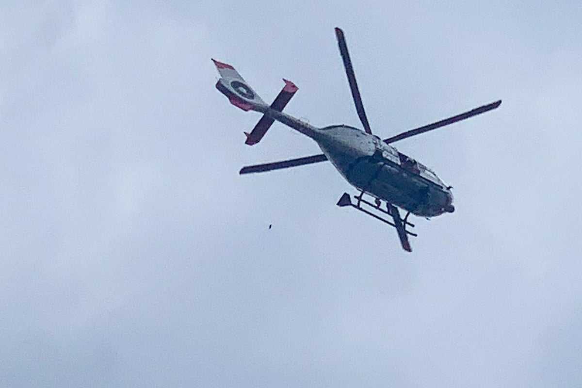 Dresden: Polizei-Hubschrauber über Pieschen - Toter Mann treibt in der Elbe!
