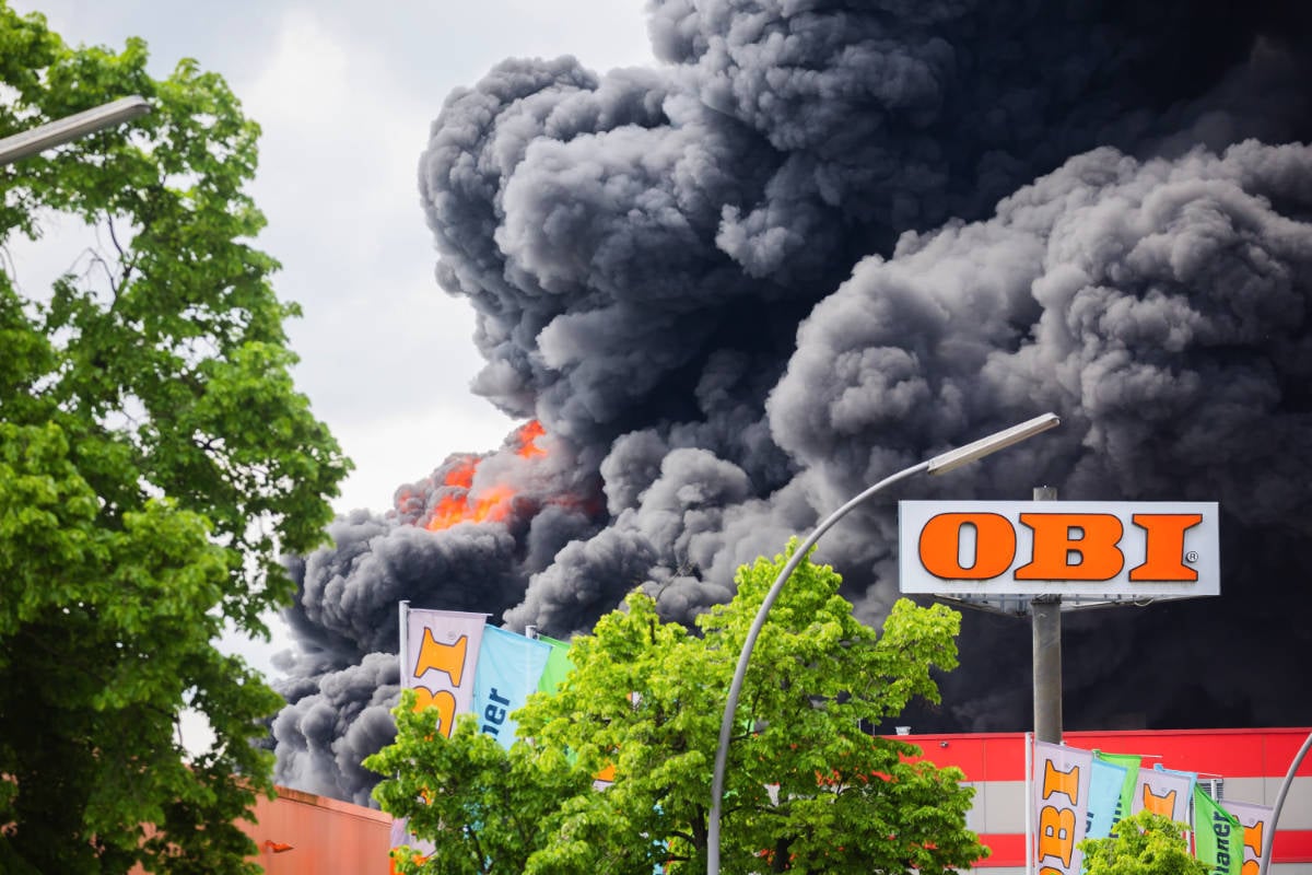 Feuer-Inferno bei Rüstungskonzern in Berlin: Stecken die Russen dahinter?