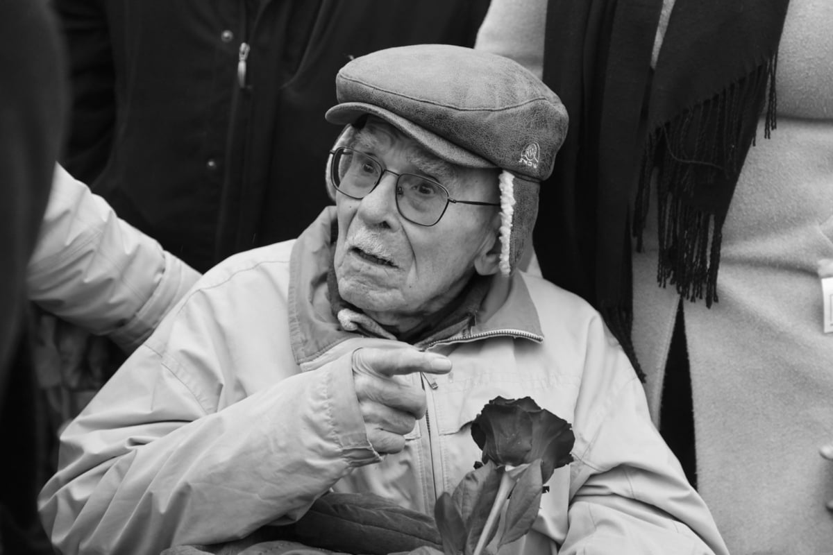 Trauer-um-Buchenwald-berlebenden-Raymond-Renaud