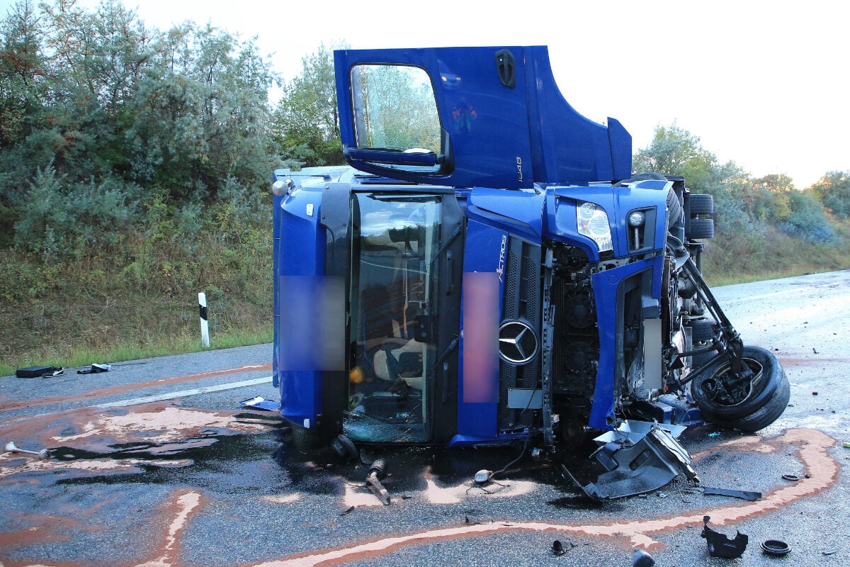 Unfall A38: Schwerer Lkw-Unfall - A38 Stundenlang Gesperrt