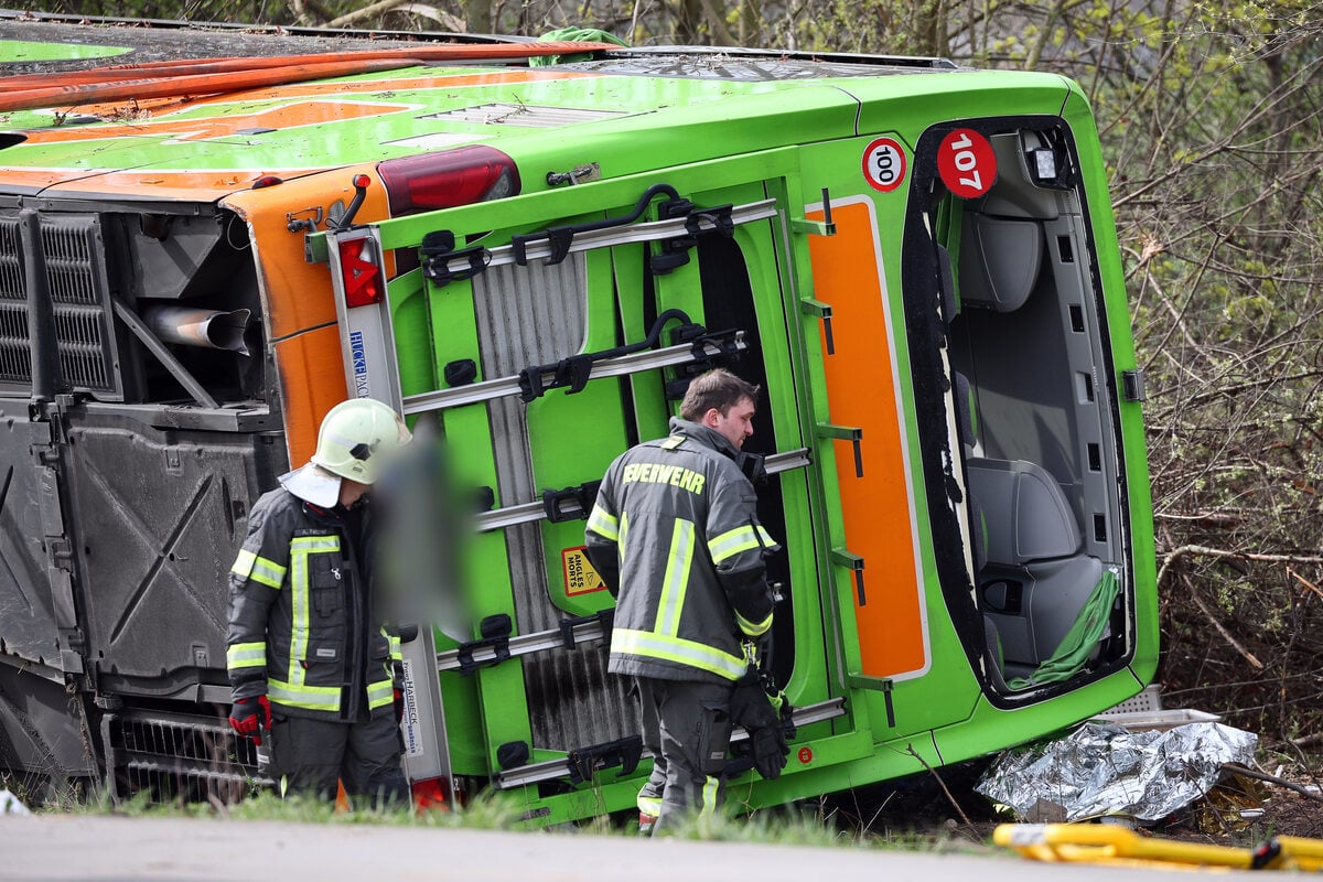 Flixbus reißt vier Menschen in den Tod: Jetzt wird gegen den Fahrer (62) ermittelt!