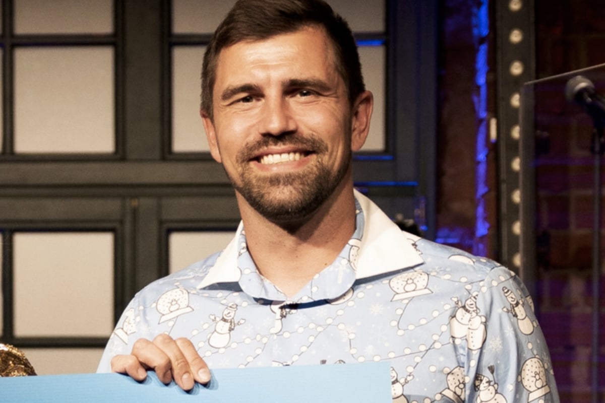 Klasse! Hier sackt Benny Kirsten 1000 Euro ein - für einen guten Zweck