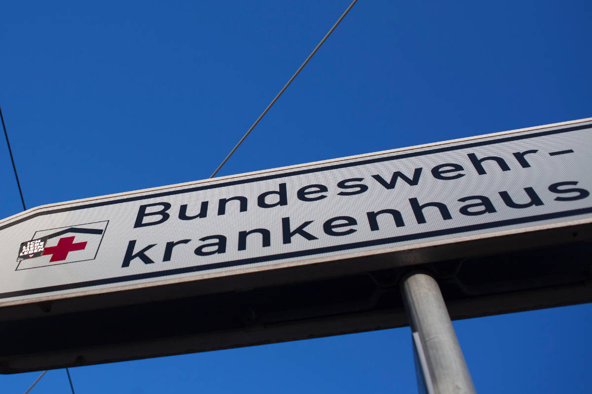 Brand im Bundeswehrkrankenhaus: Zwei Verletzte