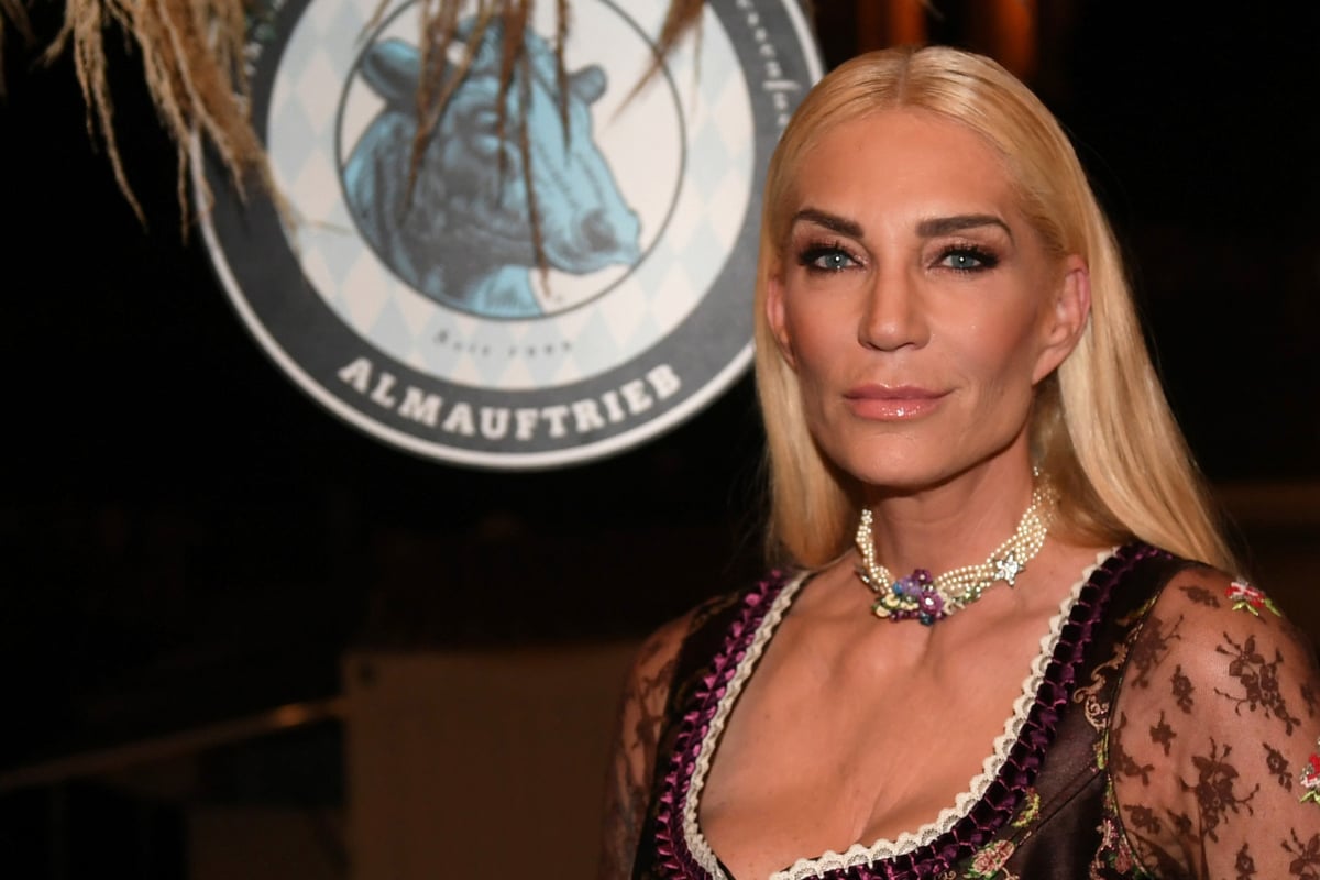 -Noch-immer-ein-Ferrari-Homeshopping-Queen-startet-auf-OnlyFans-durch