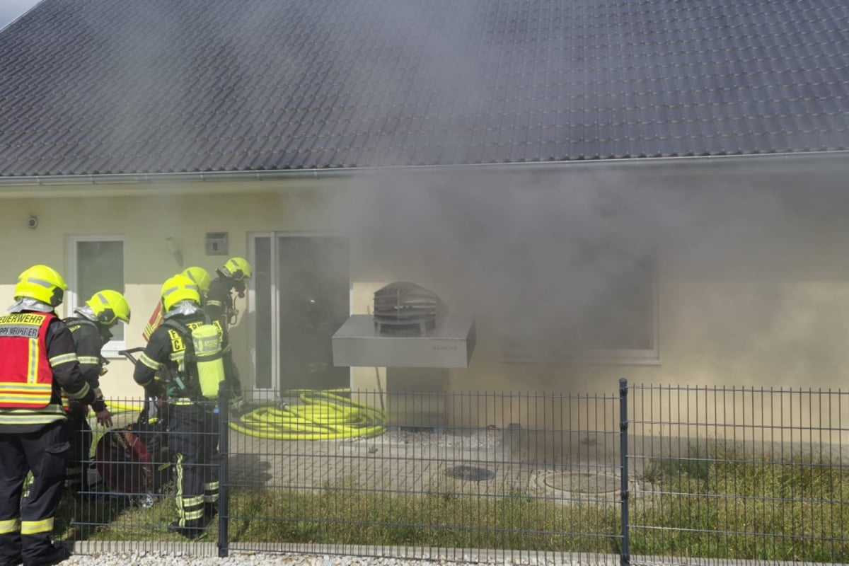 Feuerwehreinsatz in Chemnitz: Einfamilienhaus in Flammen