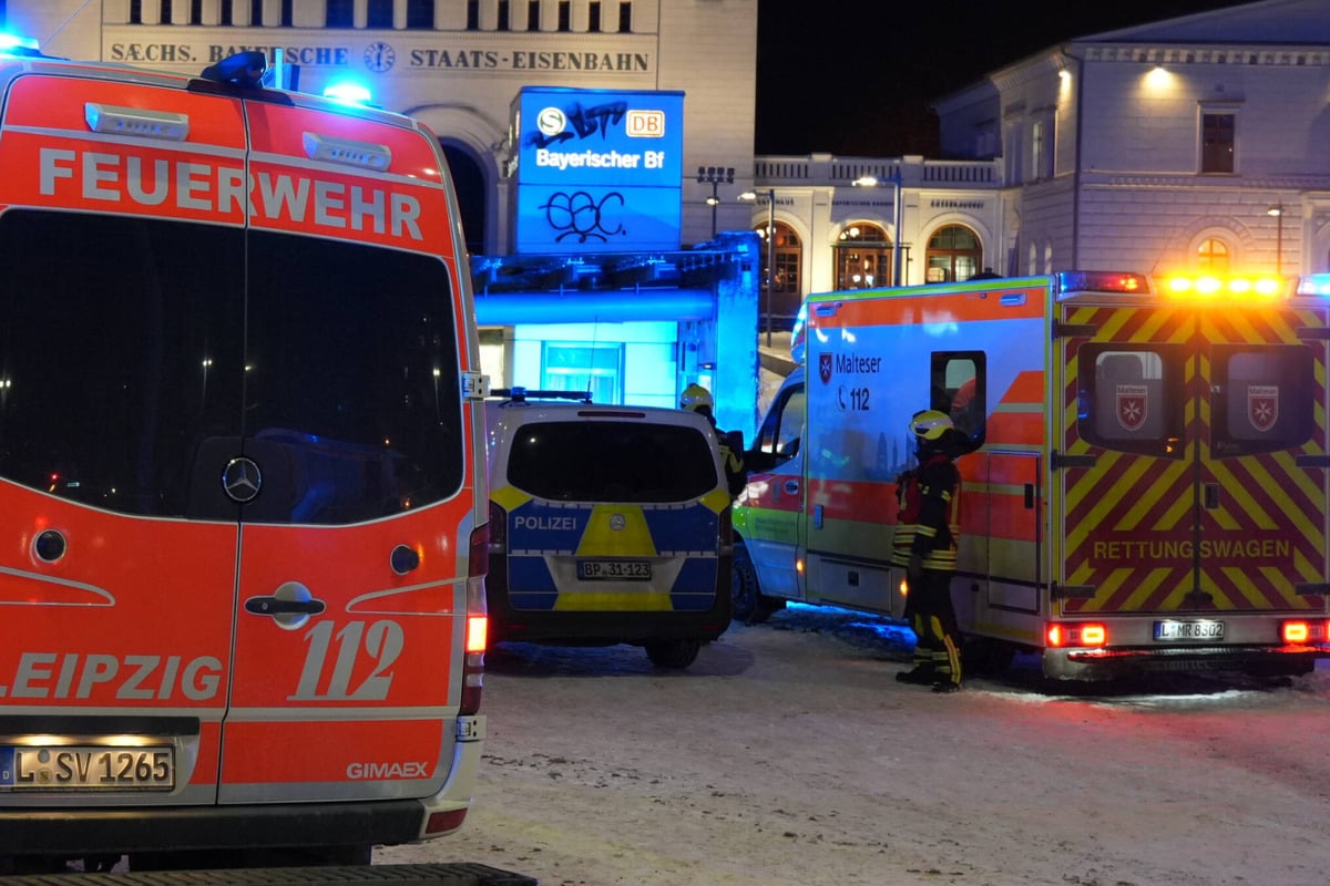 Hand-zwischen-Schienen-und-Zug-eingeklemmt-Leipziger-City-Tunnel-gesperrt