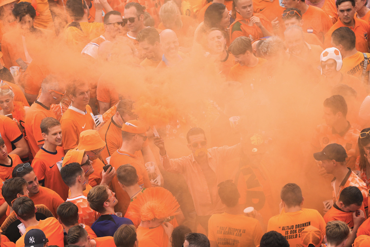 EM 2024: Irre Oranje-Party ! Größter Fanmarsch, den Dortmund je gesehen hat