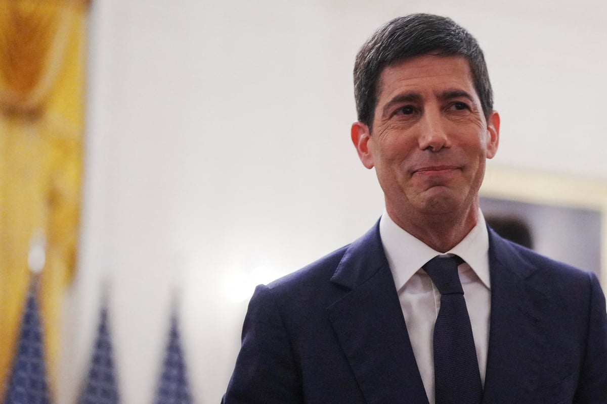 Trump pick Kevin Warsh holds first meeting as new Federal Reserve chairman