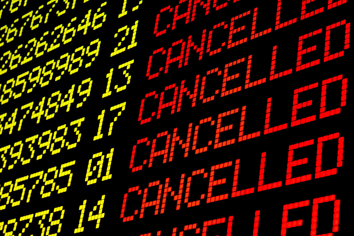 Christmas Chaos At Airports As Thousands Of Flights Canceled