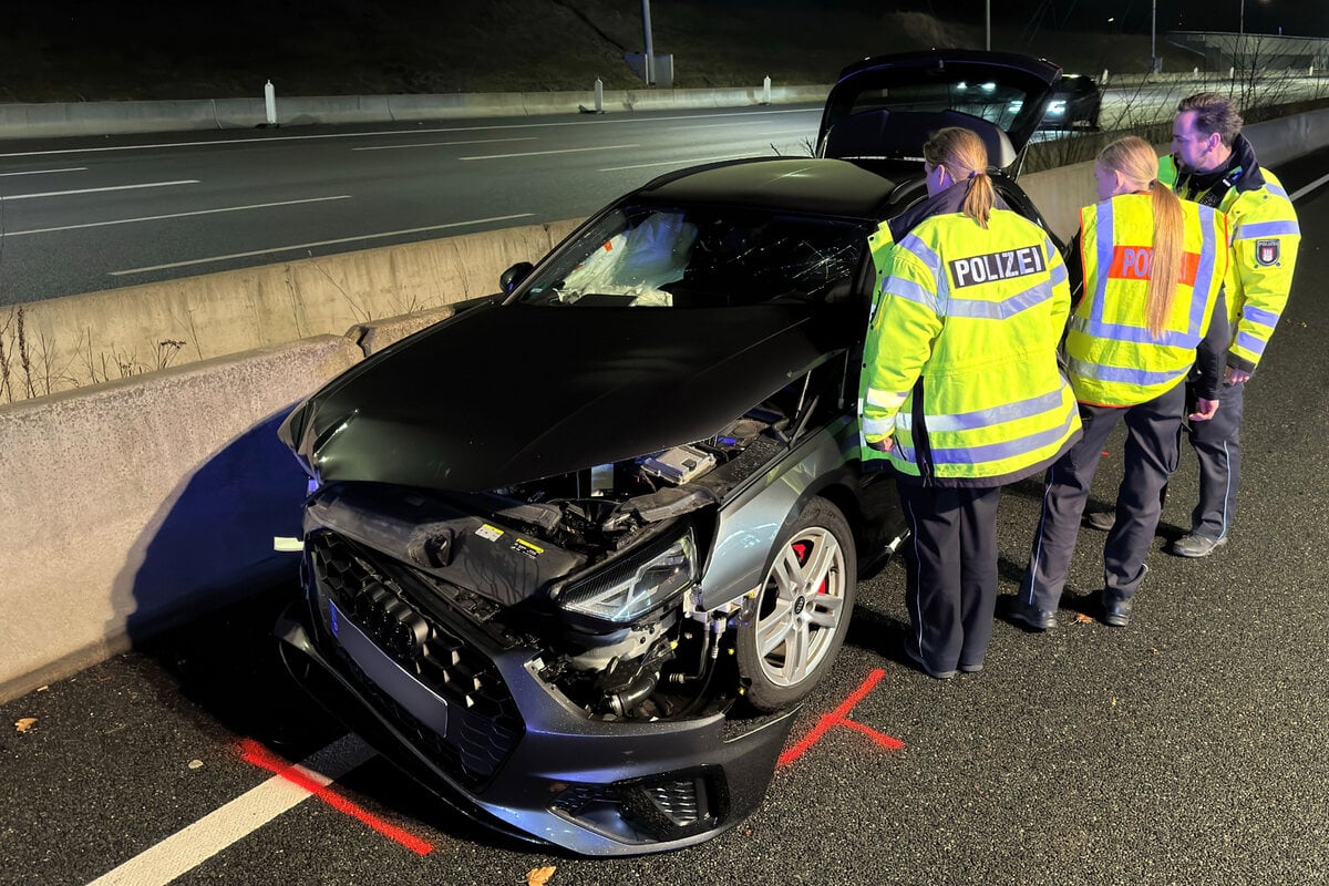 Unfall-mit-Lkw-und-Auto-auf-der-A7-Zwei-Verletzte