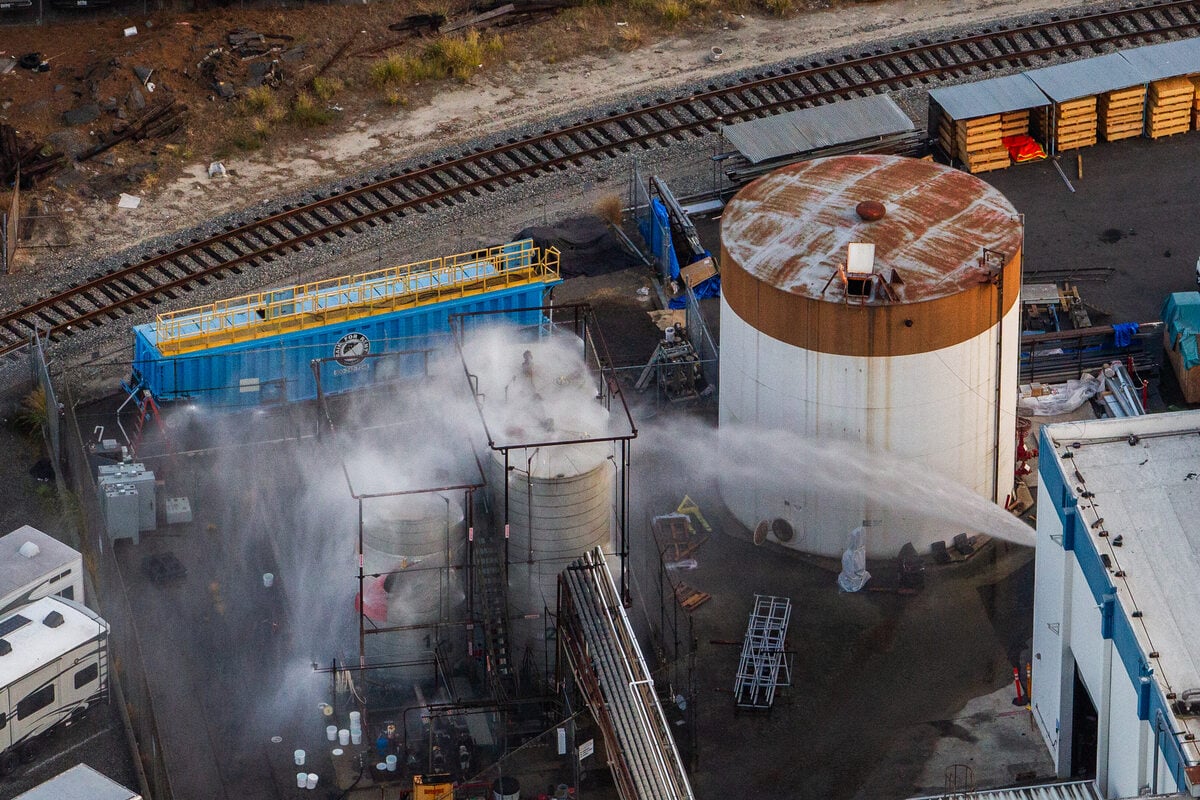 Crack found in California toxic chemical tank could relieve pressure amid explosion threat