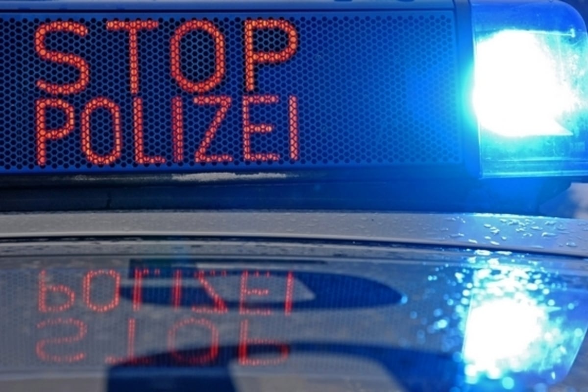 Bei Kontrolle in Bayern: Polizei findet griffbereite Waffe und Kinderpornografie