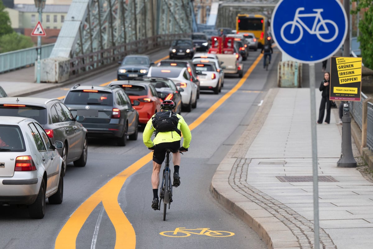 Stau am Blauen Wunder: Neuer Radweg sorgt für lange Wartezeiten für Autofahrer