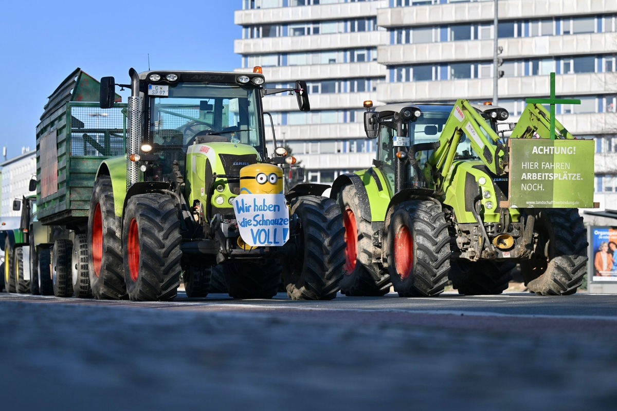 Bauernproteste werden fortgesetzt: Traktorkorso in Chemnitz angekommen