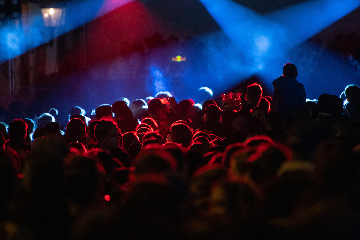 Illegaler Rave in gesperrtem Berliner Tunnel Hunderte Tanzende nach