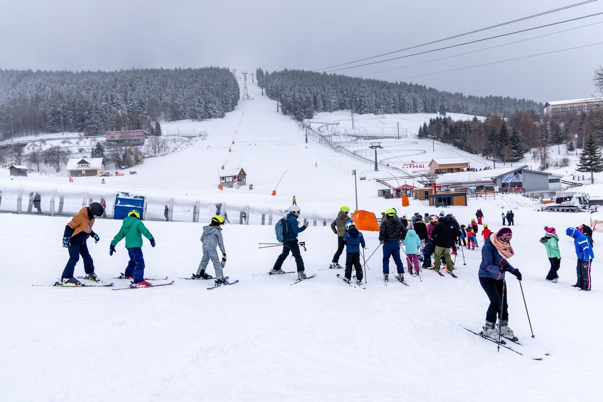 Zu-mild-zu-nass-Skibetrieb-am-Fichtelberg-eingeschr-nkt