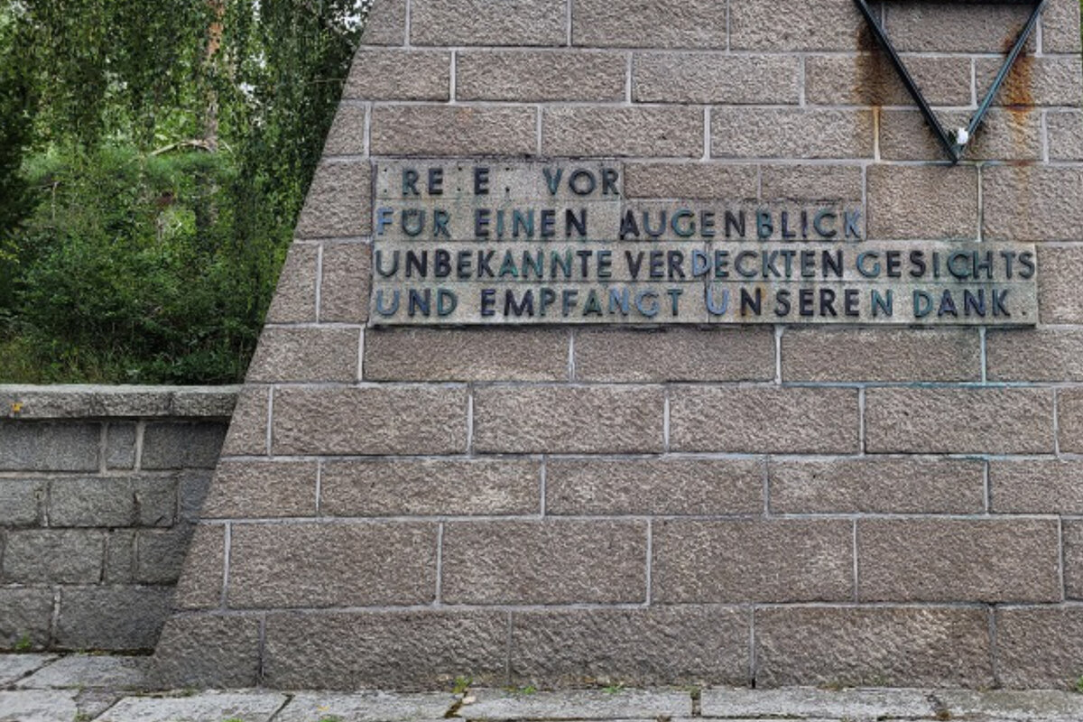 BronzeLetter in Langenstein geklaut WeltkriegsDenkmal im Harz
