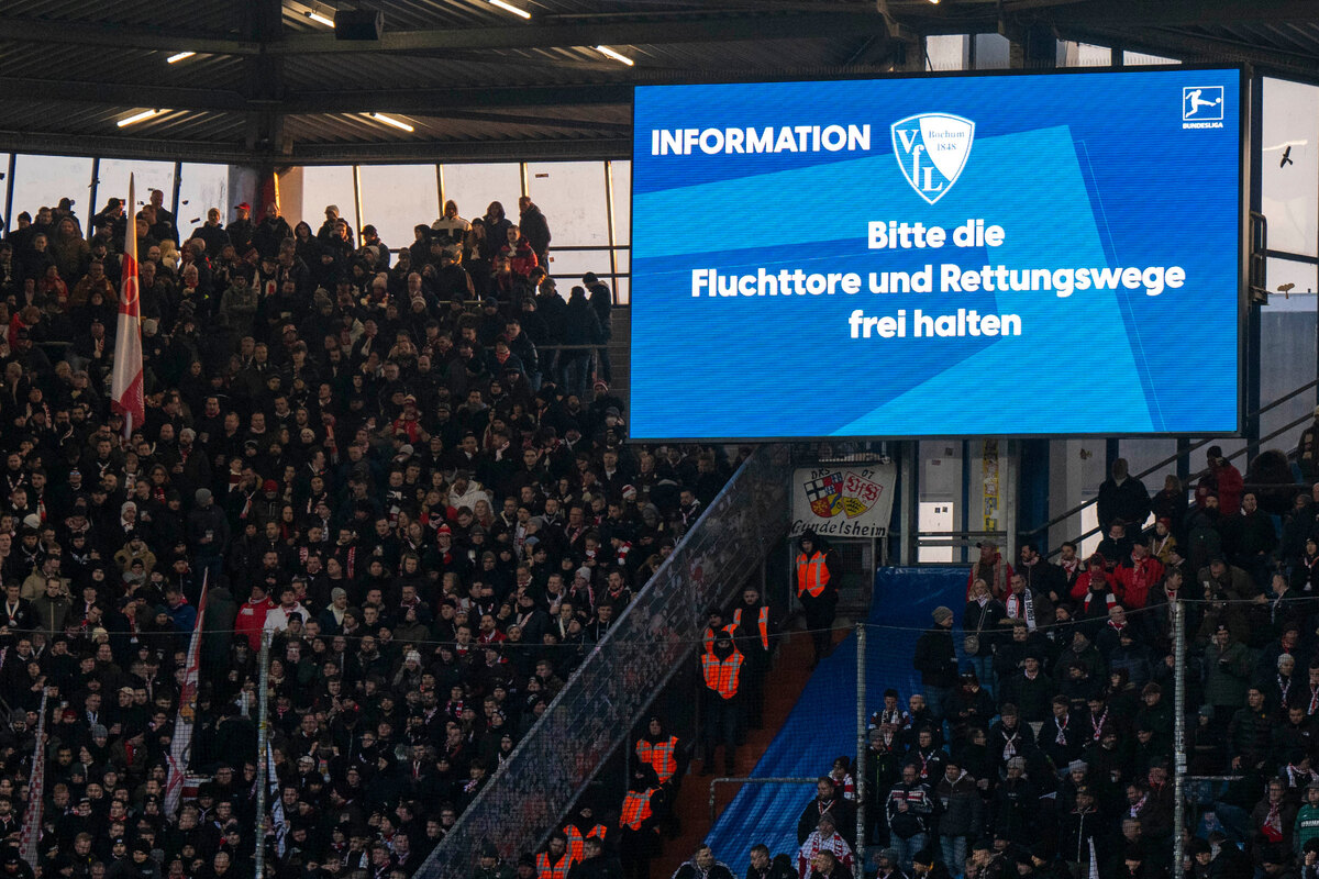 Fluchtwege versperrt: VfB-Auswärtsspiel lange unterbrochen!