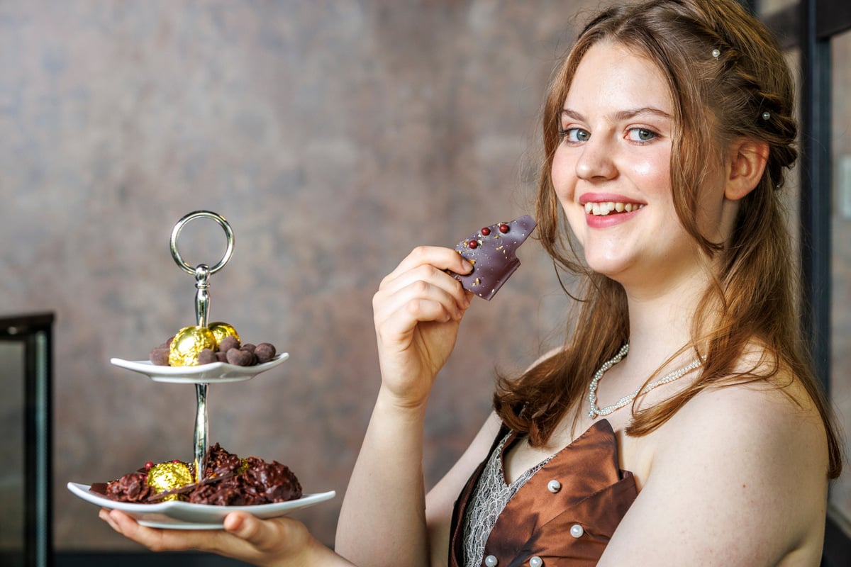 So ein süßer Job! Diese 19-Jährige ist Dresdens neues Schokoladenmädchen
