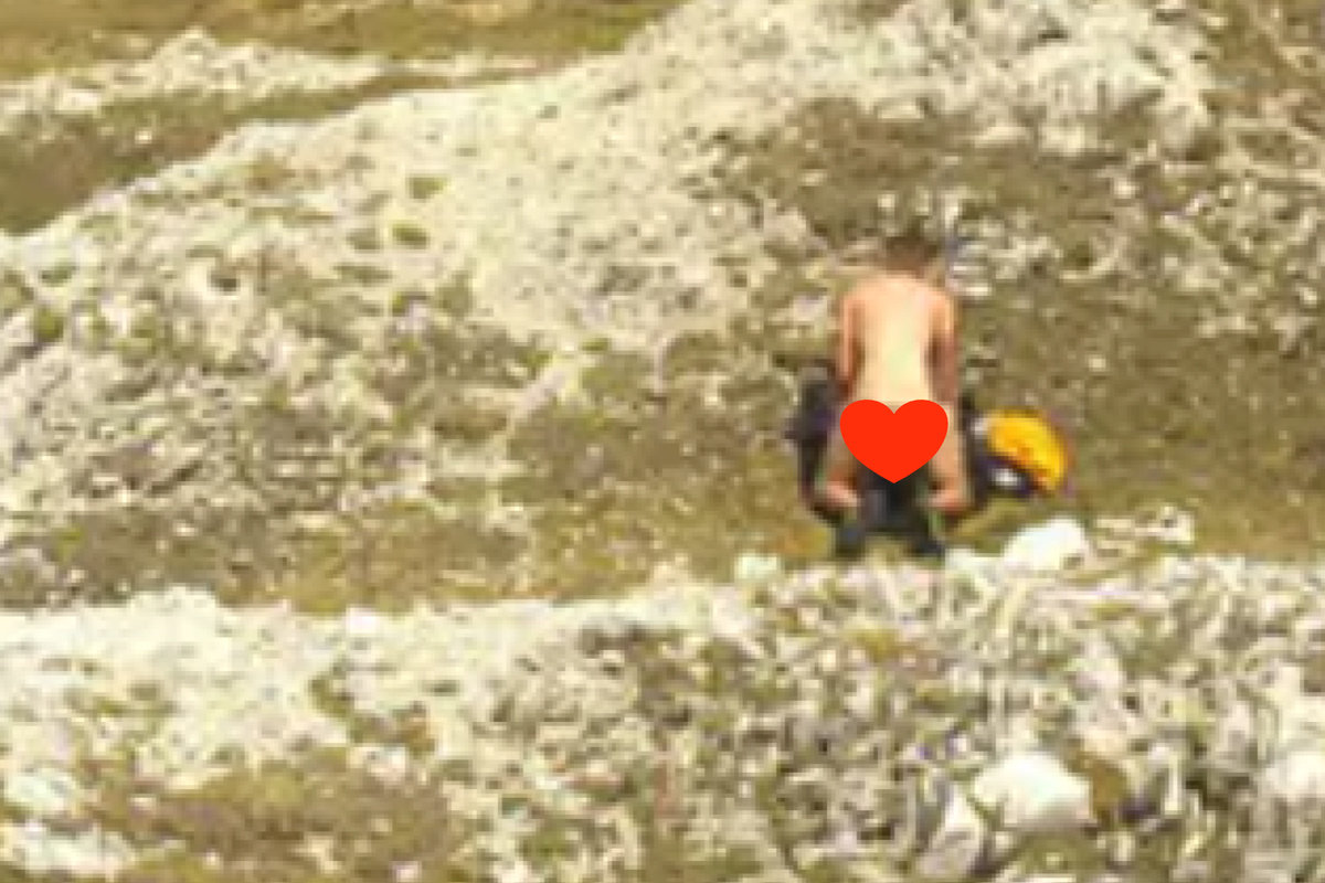 Pärchen hat Sex mitten in Kärntner Alpen und wird dabei Pärchen hat Sex mitten in Kärntner Alpen und wird dabei