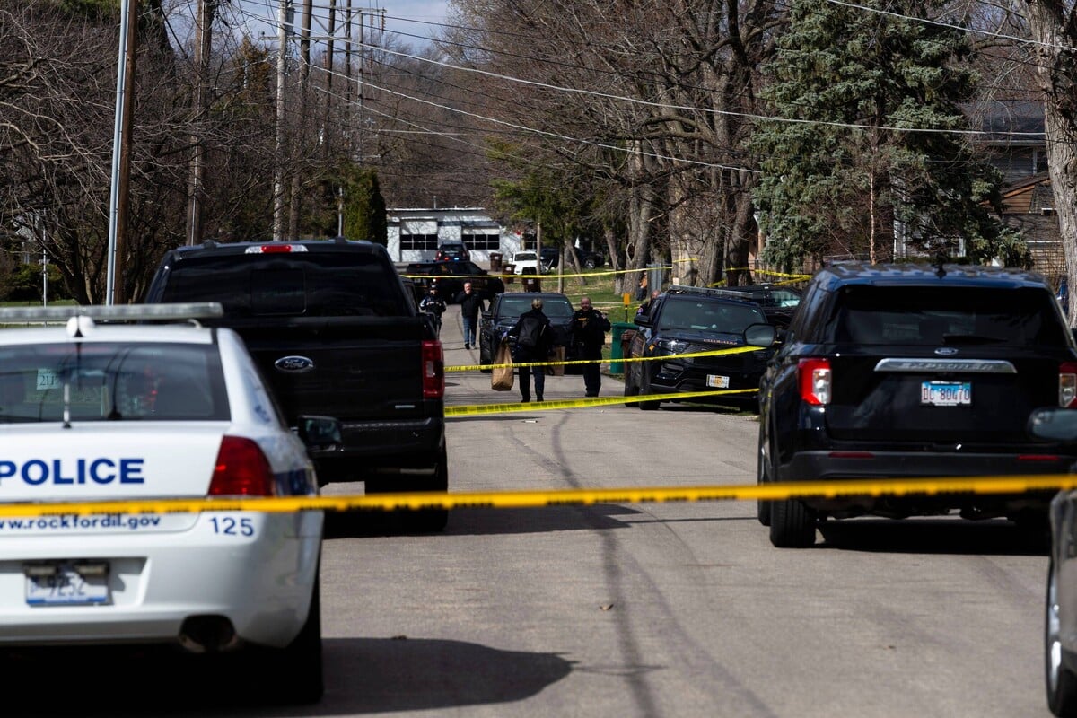 Illinois stabbing spree leaves multiple victims dead and injured in