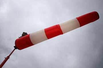 Windiger Start ins Wochenende: Böen und Schauer ziehen über Berlin und Brandenburg