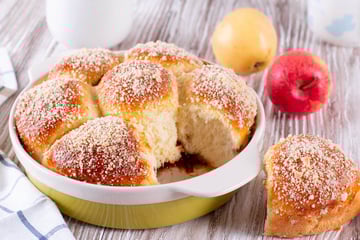 Ofenfrische Buchteln nach Omas Rezept einfach selber backen