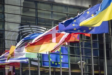Ermittlungen laufen: Rechte EU-Fraktion soll Millionen veruntreut haben