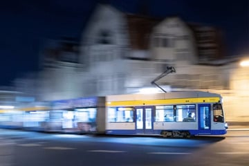 Leipzig-Paunsdorf: Straßenbahn erfasst Mann mit Fahrrad und verletzt ihn schwer!