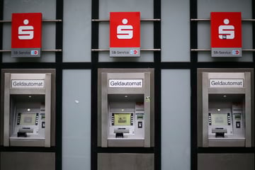 Einbruch in Sparkasse: Täter verschaffen sich Zutritt zu Tresorraum
