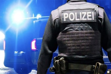 Illegales Glücksspiel in Stuttgart aufgeflogen: Polizei findet Waffen und Bargeld