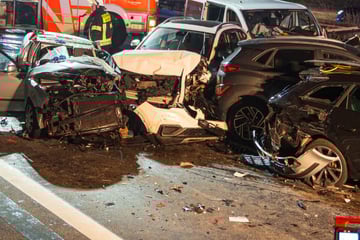 Unfall A3: Heftiger Unfall auf Autobahn! 13 Verletzte bei Massenkarambolage