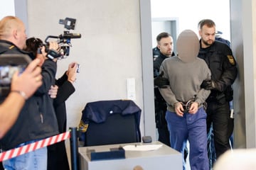 Schüsse auf SEK bei Drogen-Razzia: Angeklagter packt vor Gericht aus