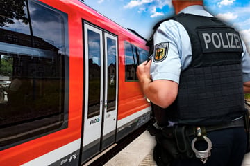 Mann begrapscht junge Frau in Bahn und lauert ihr auf: Polizei sucht Zeugen nach sexueller Belästigung