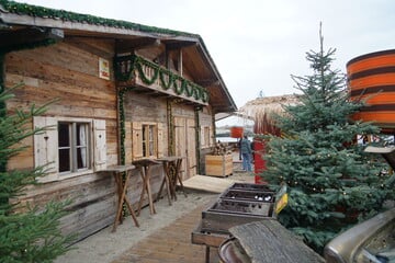 Hamburg: Winter Wonderland am Strand: Beach-Club eröffnet "längsten Weihnachtsmarkt"