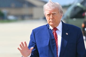 Trump admin. abruptly revokes legal status of migrants from four countries