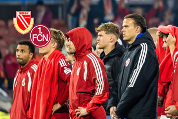 Energie-Fans feiern ihr Team nach Remis frenetisch