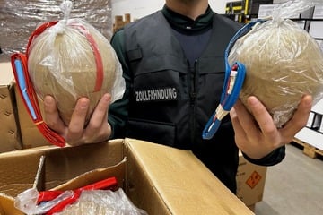 Explosiver Fund: Zoll beschlagnahmt über 200 Kugelbomben aus Osteuropa