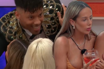 Temptation Island: "Temptation Island"-Kandidatin rastet aus, als sie Verführer trifft: "Der soll mal seine Fresse halten"