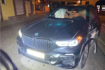 Zu schnell und mit zwei Promille unterwegs: 44-Jähriger schrottet BMW!