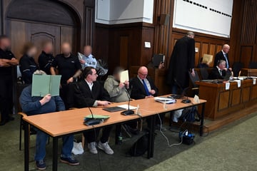 Prozess um Kinderporno-Bande: Lange Haftstrafe für fünf Angeklagte