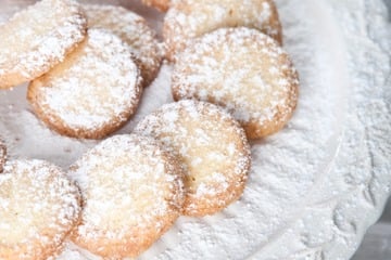 Schneeflocken Plätzchen: Einfaches Rezept mit nur 5 Zutaten