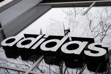 Adidas im Krisenmodus! Konzernchef nennt 2023 ein "Übergangsjahr"