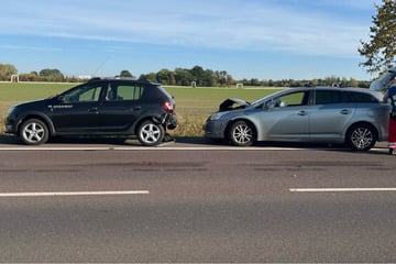 Toyota rammt Dacia: Zwei Kinder müssen ins Krankenhaus