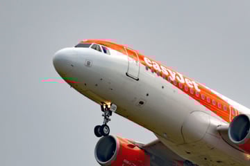 Nackt und betrunken: So schnell hebt dieser Pilot nicht mehr ab