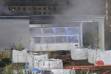 Leipzig: Feuerwehreinsatz im Leipziger Norden: Verlassene Autowerkstatt brennt